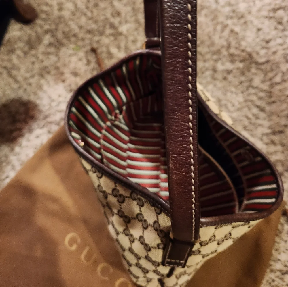 Gucci GG Canvas Med Britt Hobo & D Ring GG Canvas Compact Wallet - Picture 6 of 14
